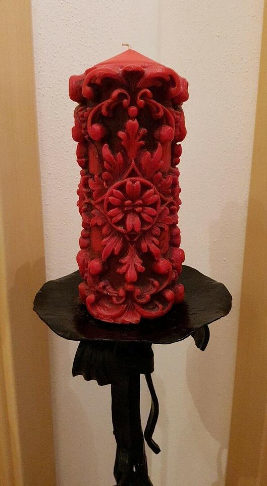 Massiver Kerzenständer mit dekorativer Kerze Schmiedeeisen in Obertaufkirchen