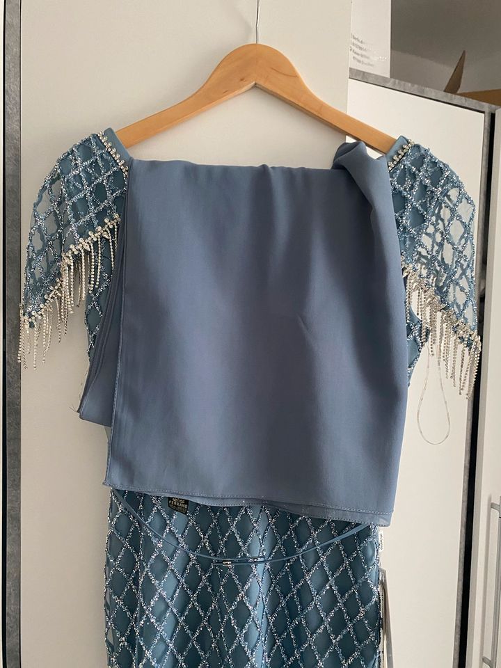 Kleid blau mit Glitzer in Schmallenberg