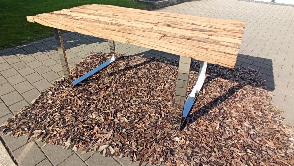 GARTENTISCH, TERRASSENTISCH, ESSTISCH MASSIV +optional:GLASPLATTE in Pulheim