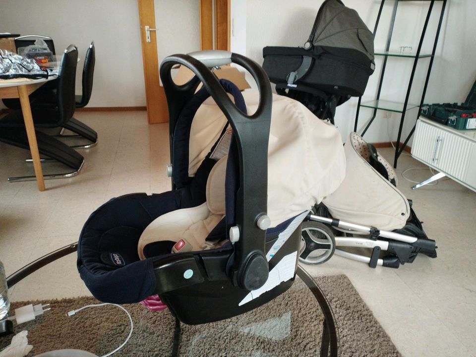 Chicco Maxi Cosi / Baby Schale (muss Bis 28.04 weg!!) in Ofterdingen