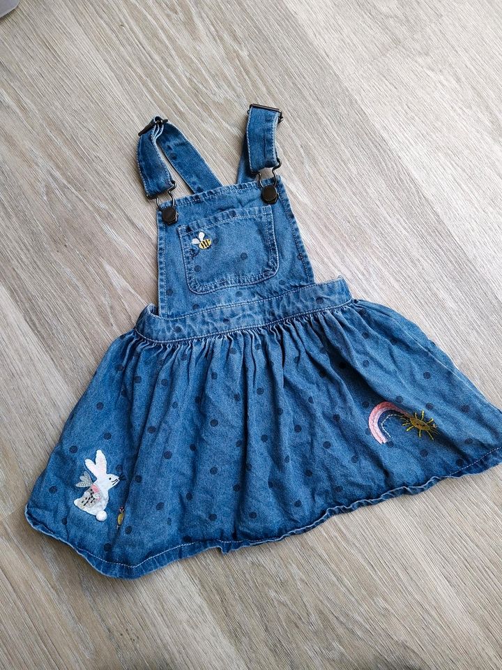 Next - Jeans Latzkleid - 98 - blau / Sonne / Regenbogen in Ichenhausen