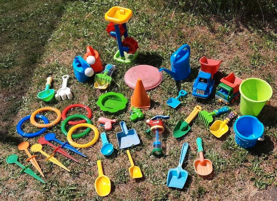 Sandspielzeug, Fahrzeuge, Eimer, Ringspiel, Schaufeln in Hagen am Teutoburger Wald