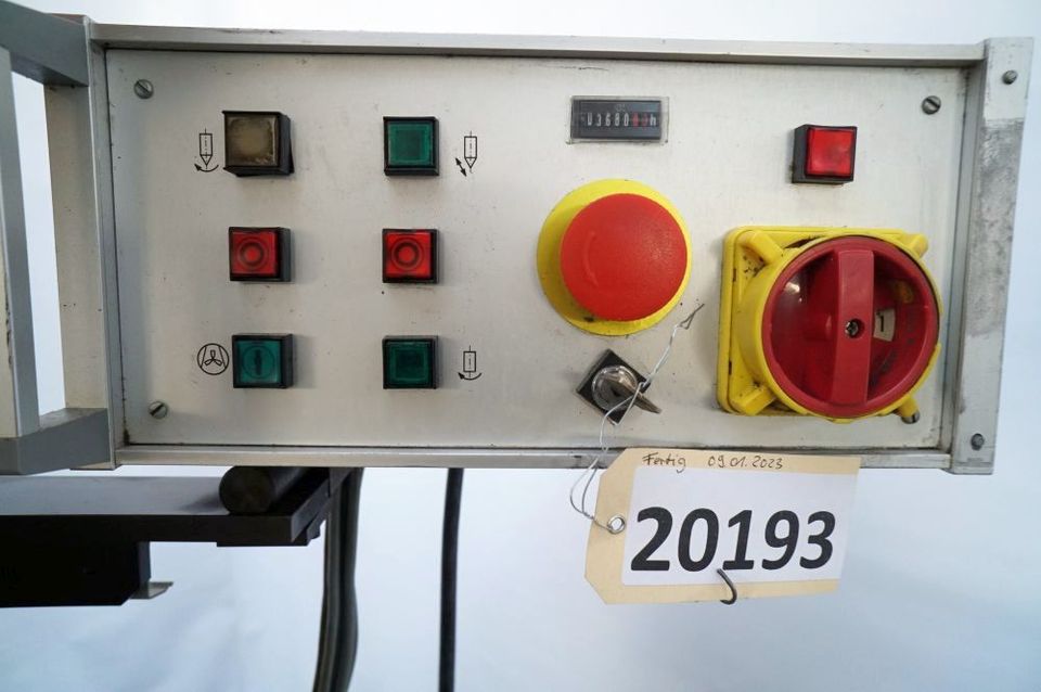 #20193 Zentrum-Schleifmaschine TECHNICA  (CH), Modell 5100-810 in Dreieich