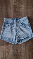 H&M ausgefranste Jeans Shorts 36 S 100% Denim hell blau Bayern - Burgau Vorschau