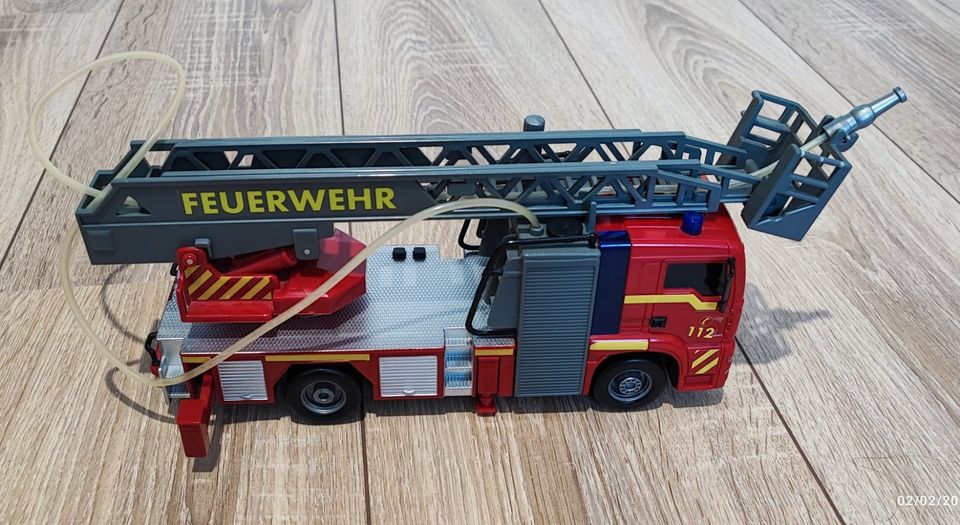 Spielzeuge (Feuerwehr, LKW, Hubschrauber, Piratenschiff, Andere.. in Aschaffenburg