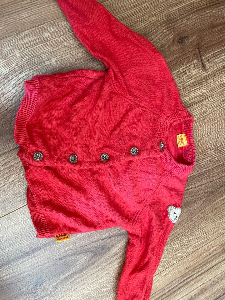 Strickjacke rot Steiff mit Steiff Knöpfen 56 bis 62 tragbar in Rellingen