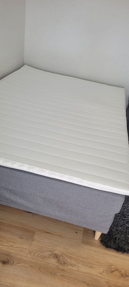 Jysk Boxspringbett grau (mit Topper) 1.40mx2.00m in Radevormwald