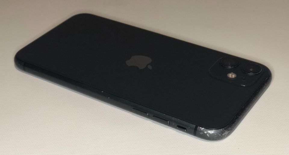 iPhone 11 - 64 GB mit Garantie / Gewährleistung! in Nortorf