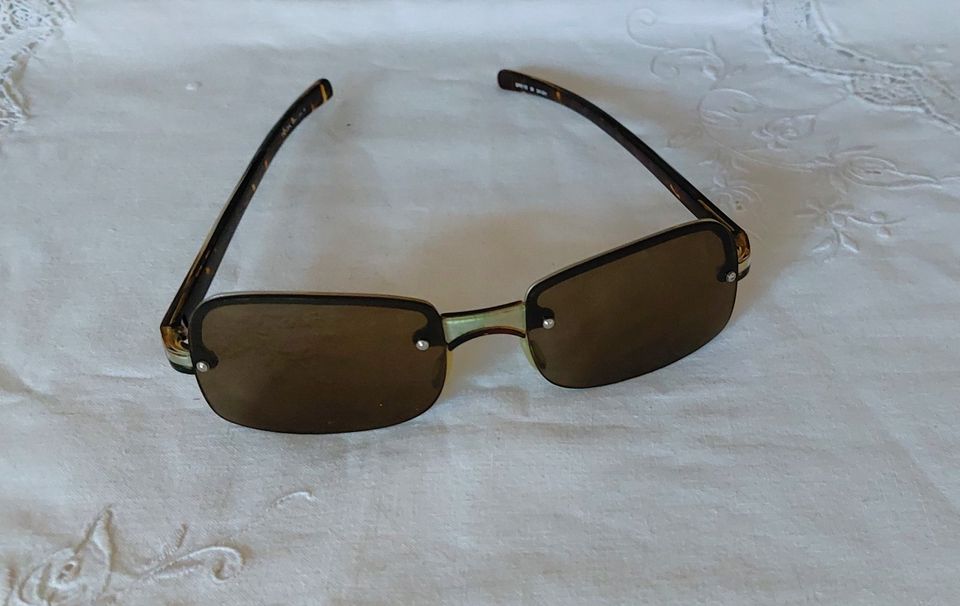 Original PRADA Sonnenbrille Modell 11B 56 2AP-3N1 mit Etui in Geldern