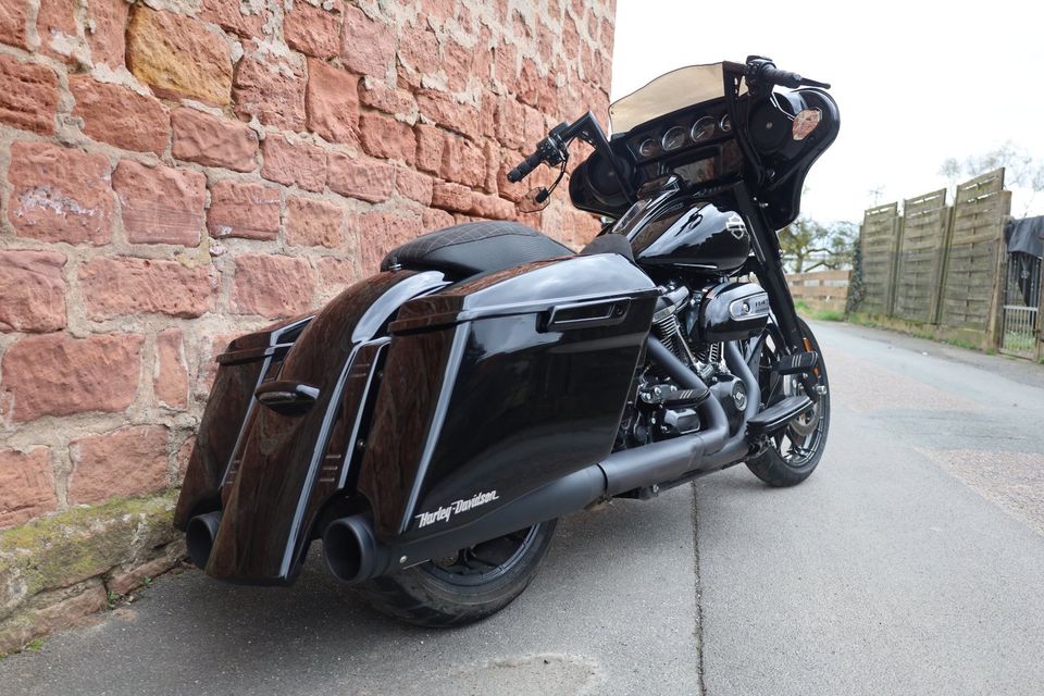 Harley Davidson Street Glide 114 Kesstech Spec. Bagger Road Apple in Otzberg