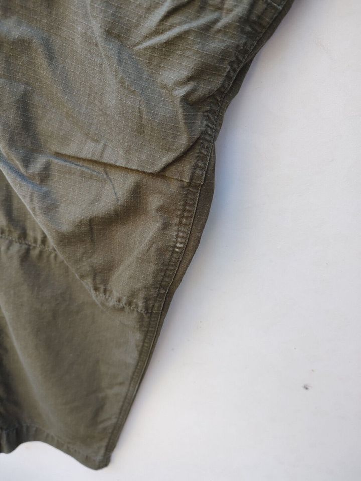 Dickies-Hose in Khaki, W34/L32, hergestellt in Indien in München