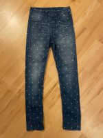 H&M Stretch Jeans mit weißen Punkten Gr. 140 Baden-Württemberg - Leutkirch im Allgäu Vorschau