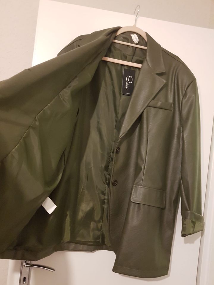 Blazer Jacke Leder Imitat Khaki Übergröße tragbar 48 50 52 54 56 in Düsseldorf