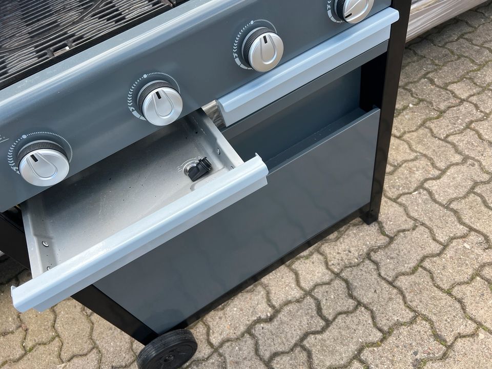 Gasgrill Campingaz 4 Series Select Grillfläche 72x46cm gebraucht in Hemslingen