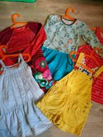 Mini Boden Latzhose Babauba Kleid Desigual Bulli 110 116 Cord Niedersachsen - Edemissen Vorschau