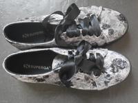 Superga Samt Sneaker Rosen mit Plateausohle Wandsbek - Hamburg Rahlstedt Vorschau