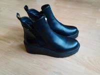 Plateau Stiefeletten schwarz matt-& lacklook + Glitzerstein, neu Nordrhein-Westfalen - Nettetal Vorschau