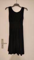 schwarzes Kleid Größe 40 mit Gummizug Sachsen - Riesa Vorschau