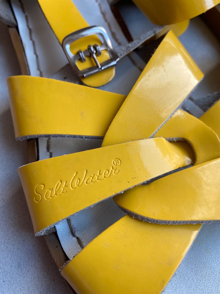 Saltwater sandals 6 gelb lack in Coesfeld