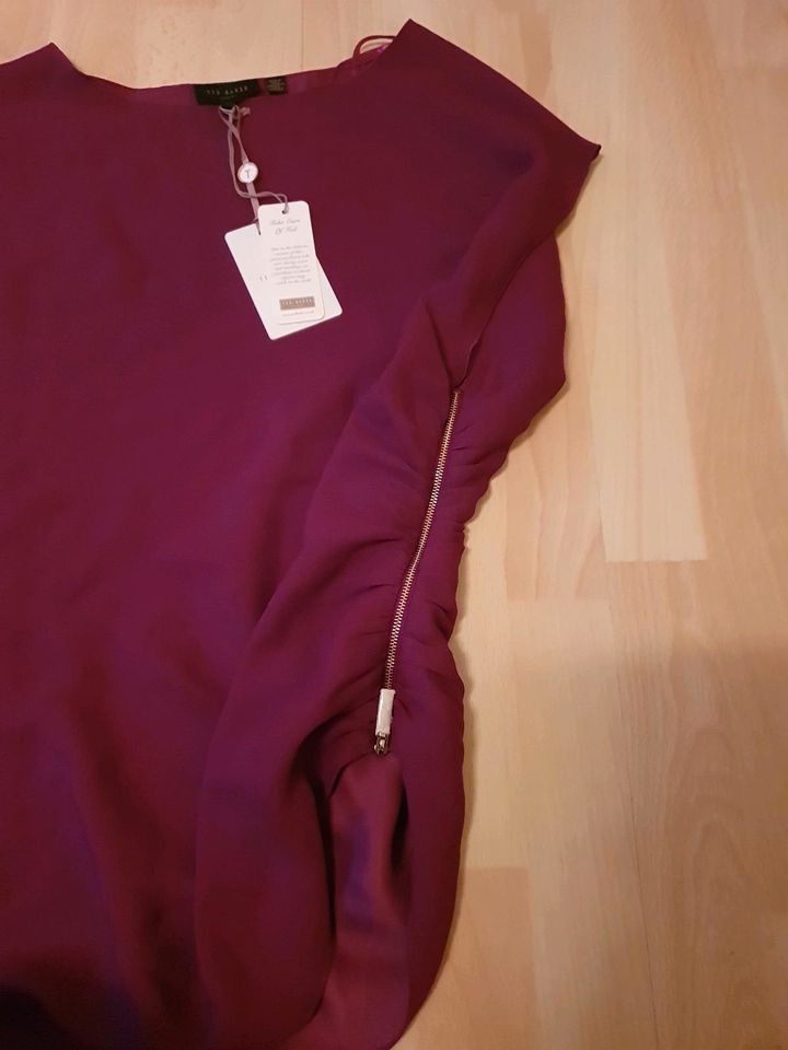 NEU, Top Ted Baker, Gr 4, Beere in Mühlhausen