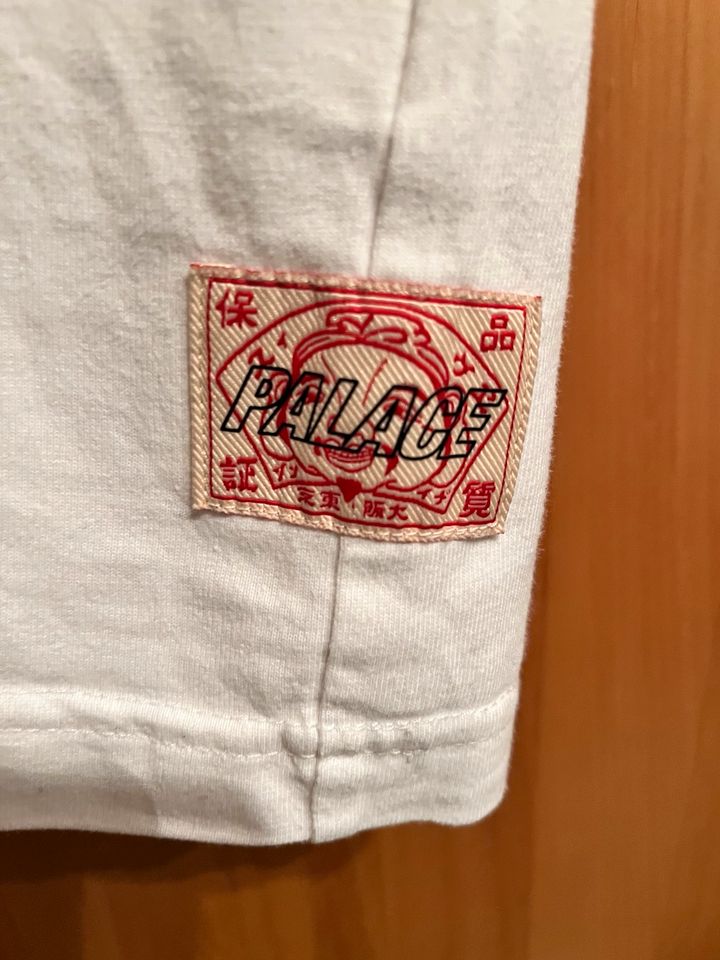 Palace x Evisu Shirt L in Müllheim