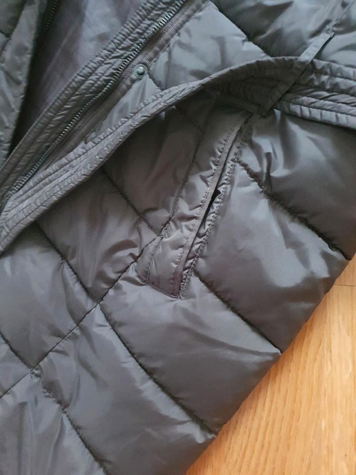 Damen Winterjacke LTB in Wuppertal