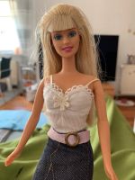 Hübsche blonde Barbie Puppe Vintage m. weißem Top u. pinken Pumps Hannover - Mitte Vorschau