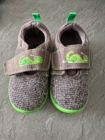 Baby Schuhe Hausschuhe Größe 20 grün graue bei Vty Victory Hessen - Flörsheim am Main Vorschau