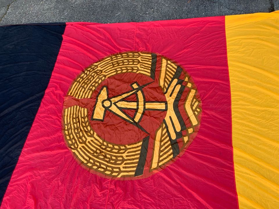 DDR Fahne Flagge in Chemnitz