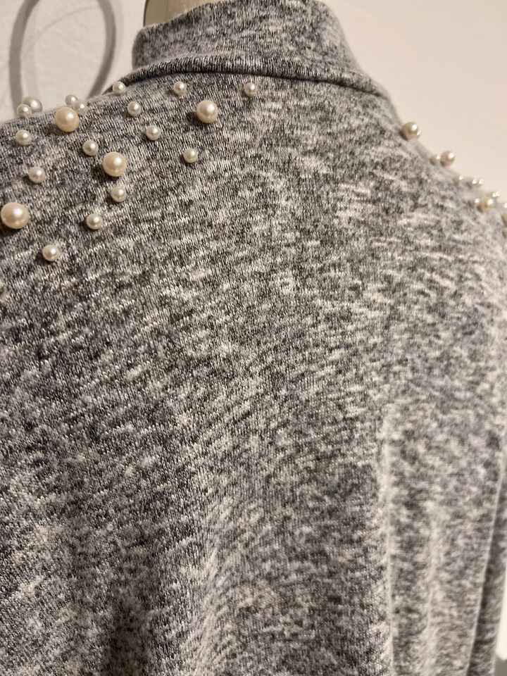 Pullover mit Perlen, Perlenpullover, meliert, grau, H&M, Gr. S in Wedemark