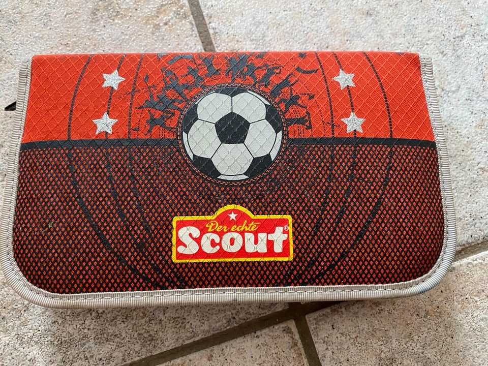 Scout Schulranzen Fußball Sporttasche Federmappe in Jembke