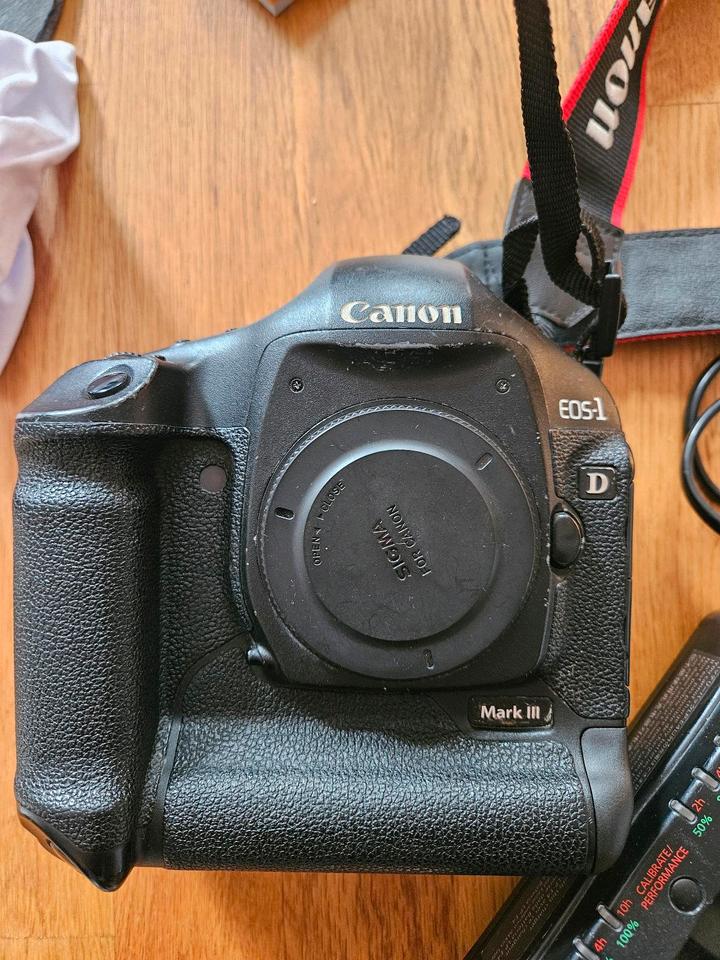 Komplette Kameraausrüstung Canon EOS 1D Mark III + 2 Objektive in Chemnitz