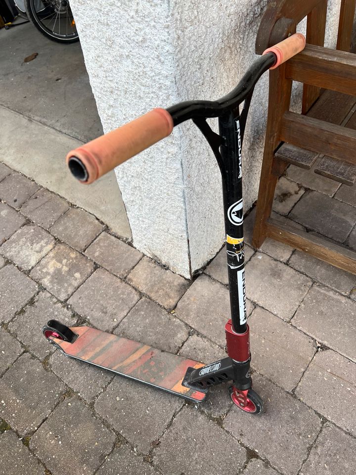 Maui and Sons Shredder V2 Stunt Scooter Stuntroller Roller in Urbach