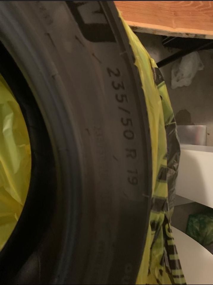 Michelin Sommerreifen 235/50R19 in Bremen