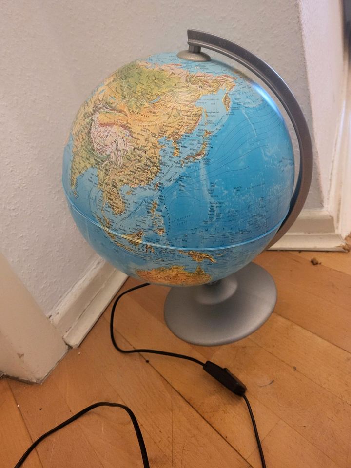 Globus Lampe in Krefeld