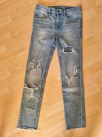 H&M Jeans Hose blau Risse Gr. S 36 Niedersachsen - Wilhelmshaven Vorschau