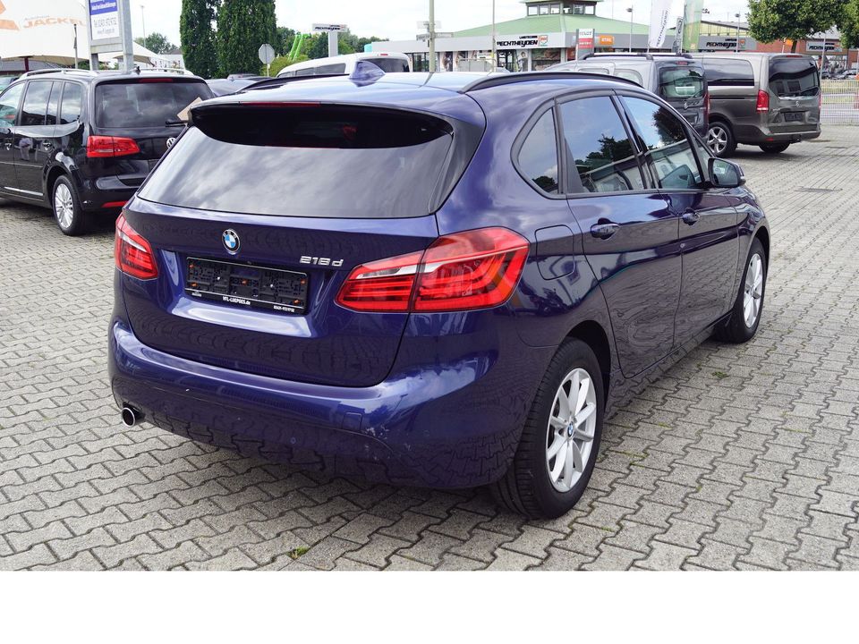 BMW 218d Active Tourer, Pano, Leder, Head-UP, Euro 6 in Wegberg