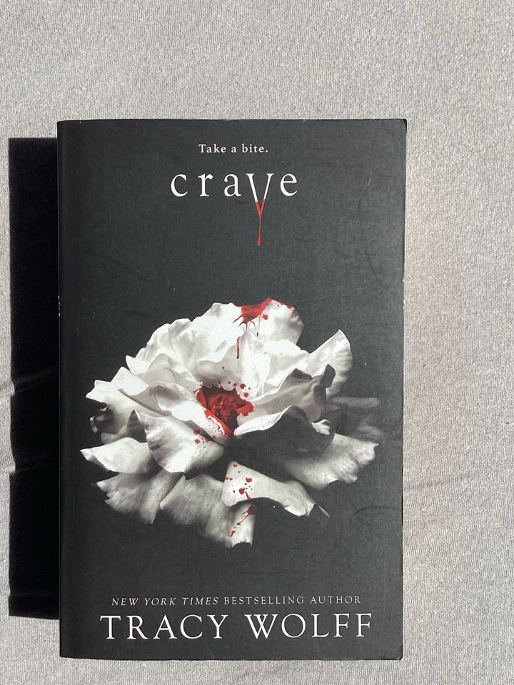 Englisches Buchpaket - „Crave“ und „Red Queen“ in Neubrandenburg