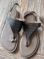 Orig. DKNY Zehentrenner Sandale Sandalette Braun Beige 38,5 - Neu Altona - Hamburg Iserbrook Vorschau