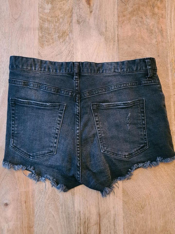 ❗️ kurze Hose - Jeanshose - Shorts - Gr. 36 - H&M ❗️ in Bützow