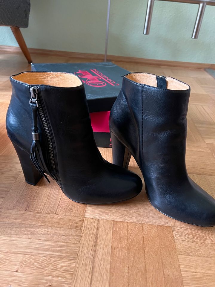 Buffalo Damen Stiefeletten Leder schwarz 40 in Berlin