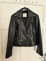 Schwarze Lederjacke von Mango, Gr. S München - Schwabing-West Vorschau