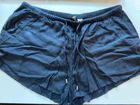 H&M Divided kurze Shirts dunkelblau Damen Sommer Gr. 40 Rheinland-Pfalz - Oberwesel Vorschau