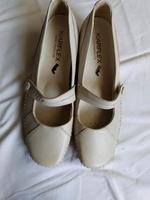 Kiarflex Pumps Gr.41 beige cremefarben Pumps Leder Mary Janes Sachsen - Dippoldiswalde Vorschau