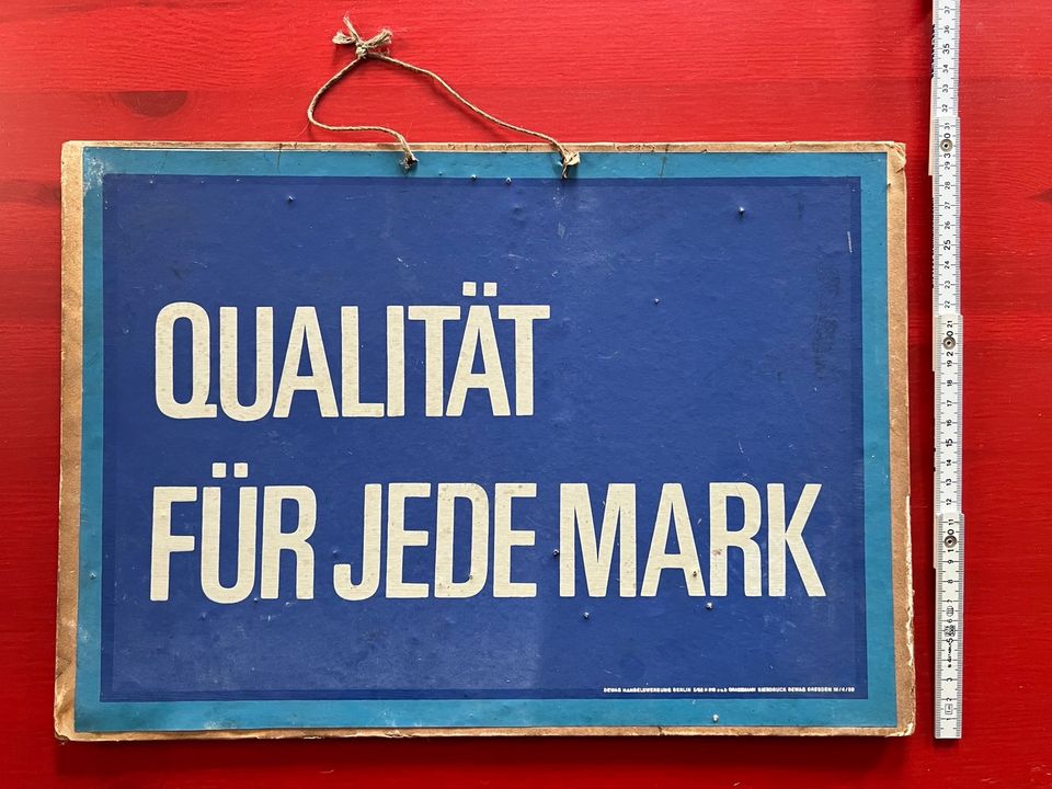 Original Werbeschild „Qualität für jede Mark DEWAG Berlin Dresden in Göda