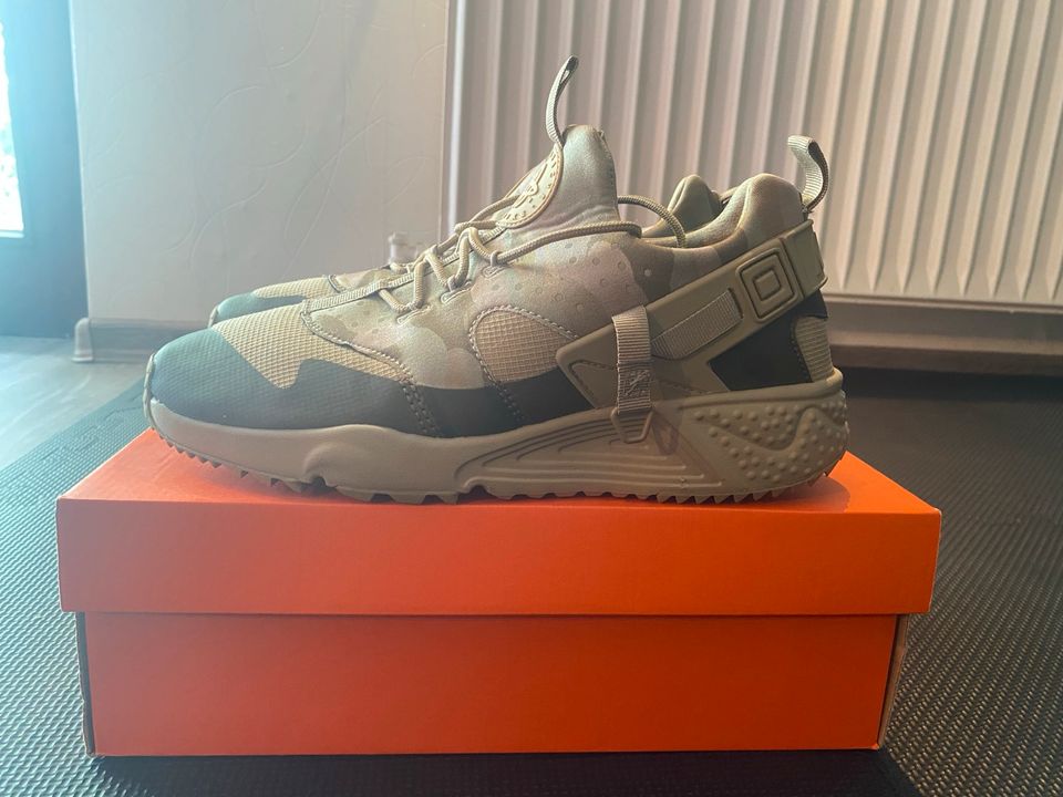 Nike Air Huarache Utility Khaki EU 43 in Glinde