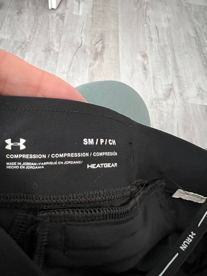 Damen Sportleggings Underarmour Gr.S/M in Würselen