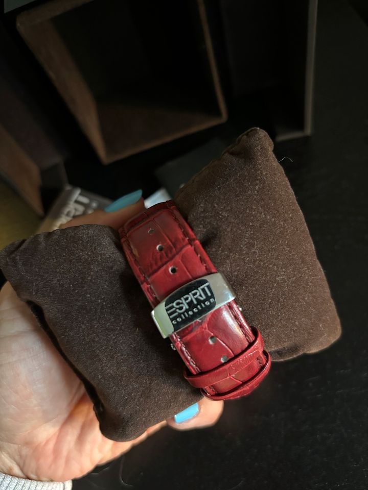 Neuwertig Esprit Collection Lederarmband Uhr - rot in Rhauderfehn