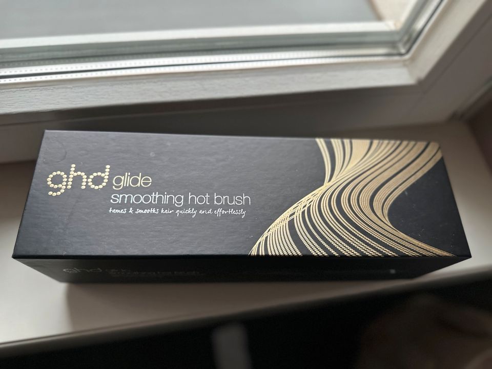 GHD glide smoothing hot brush Glätteisen&Bürste in einem in Hannover