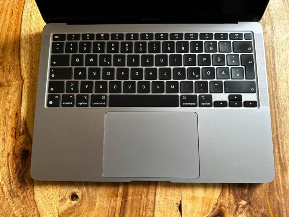 MacBook Air M1 Chip (13", 8 GB RAM, 256 GB) in Bad Rappenau